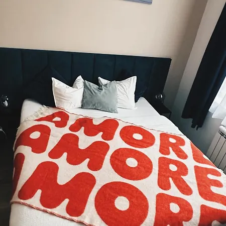 Center Apartment, Great Location *